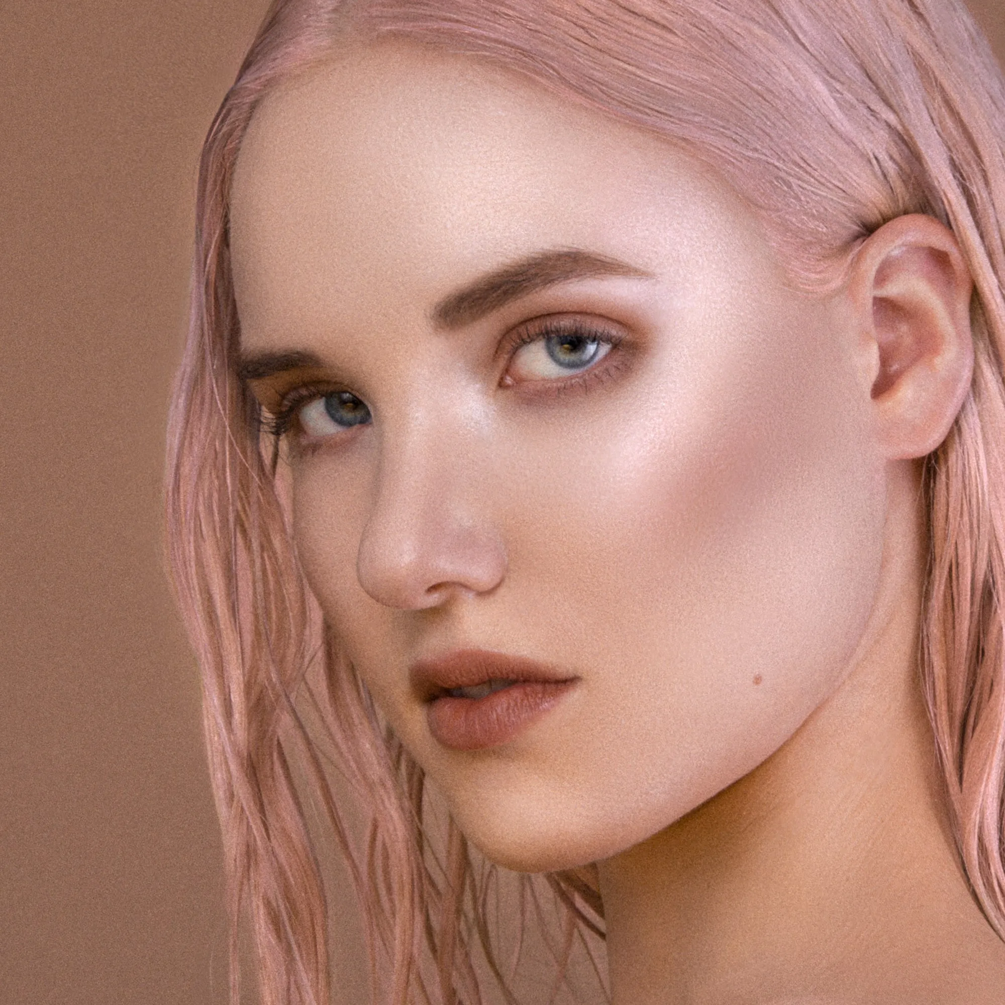 Rare Light Crème Luminizer: Icebow