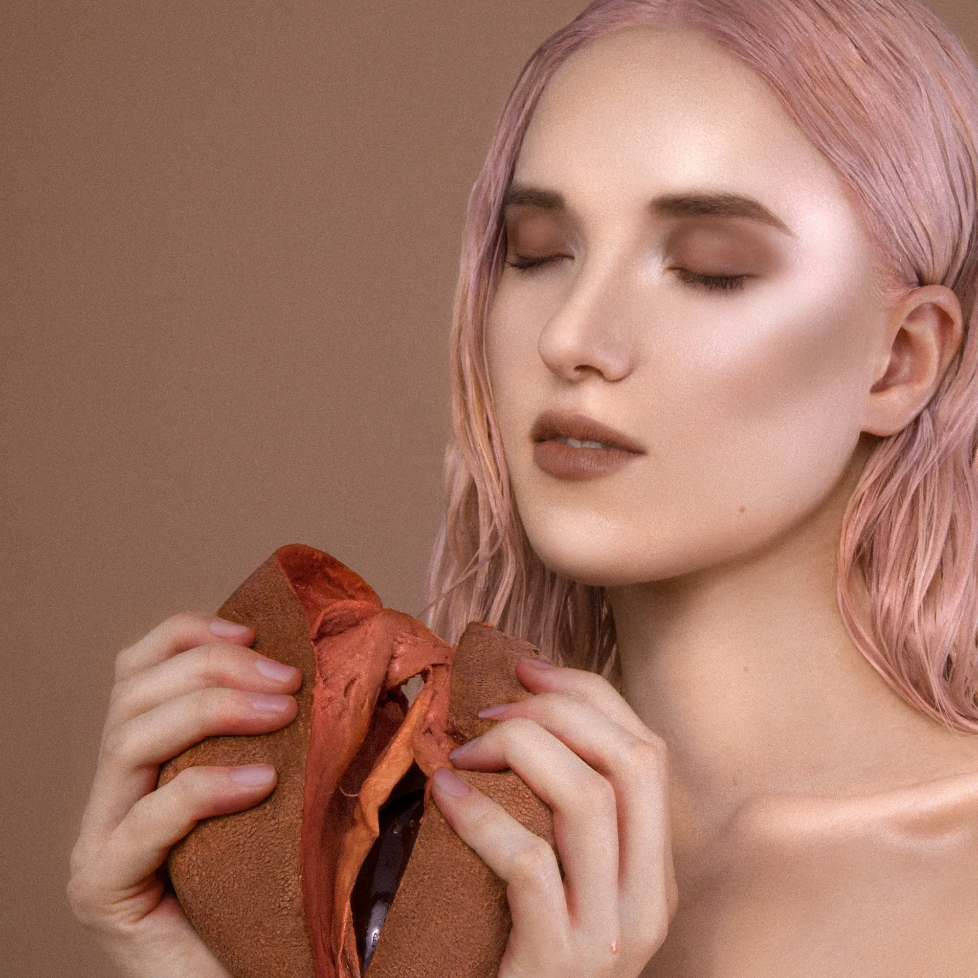 Rare Light Crème Luminizer: Icebow