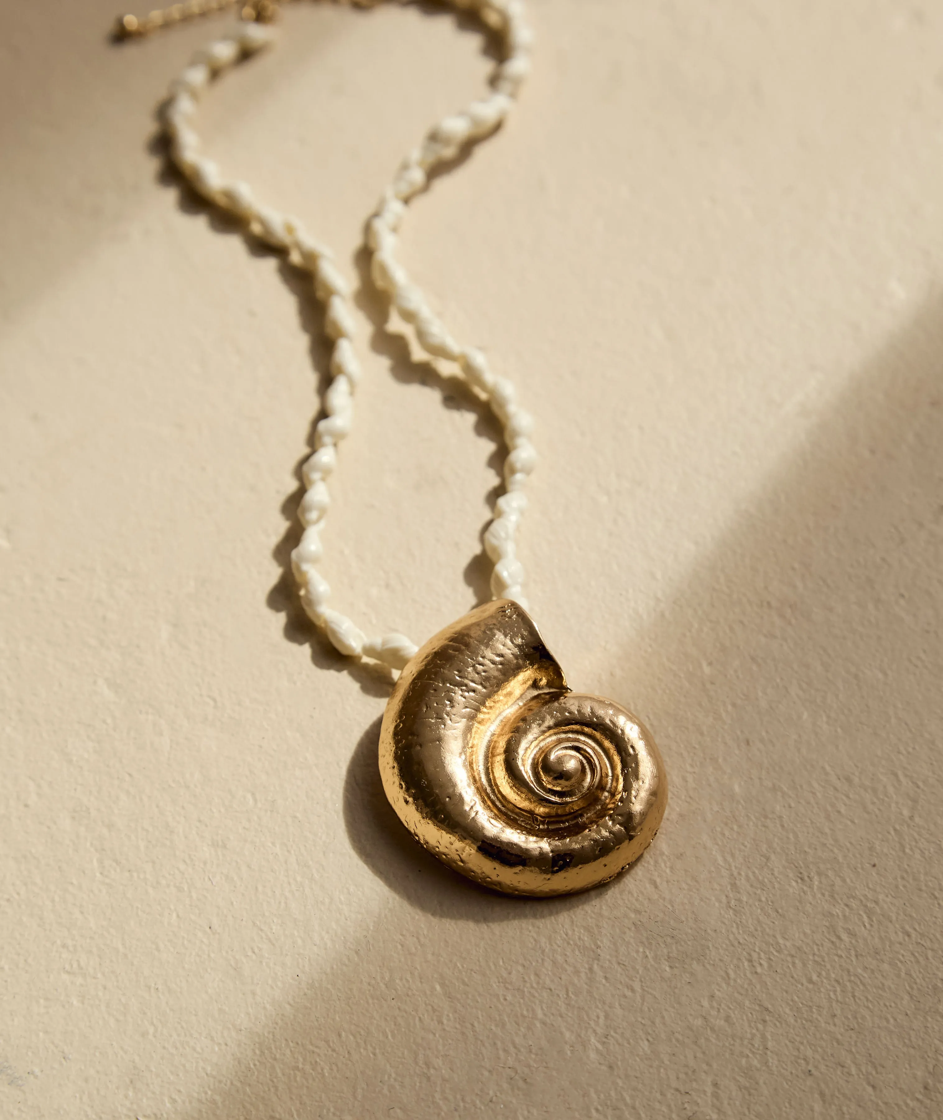 Shell Statement Necklace - Gold