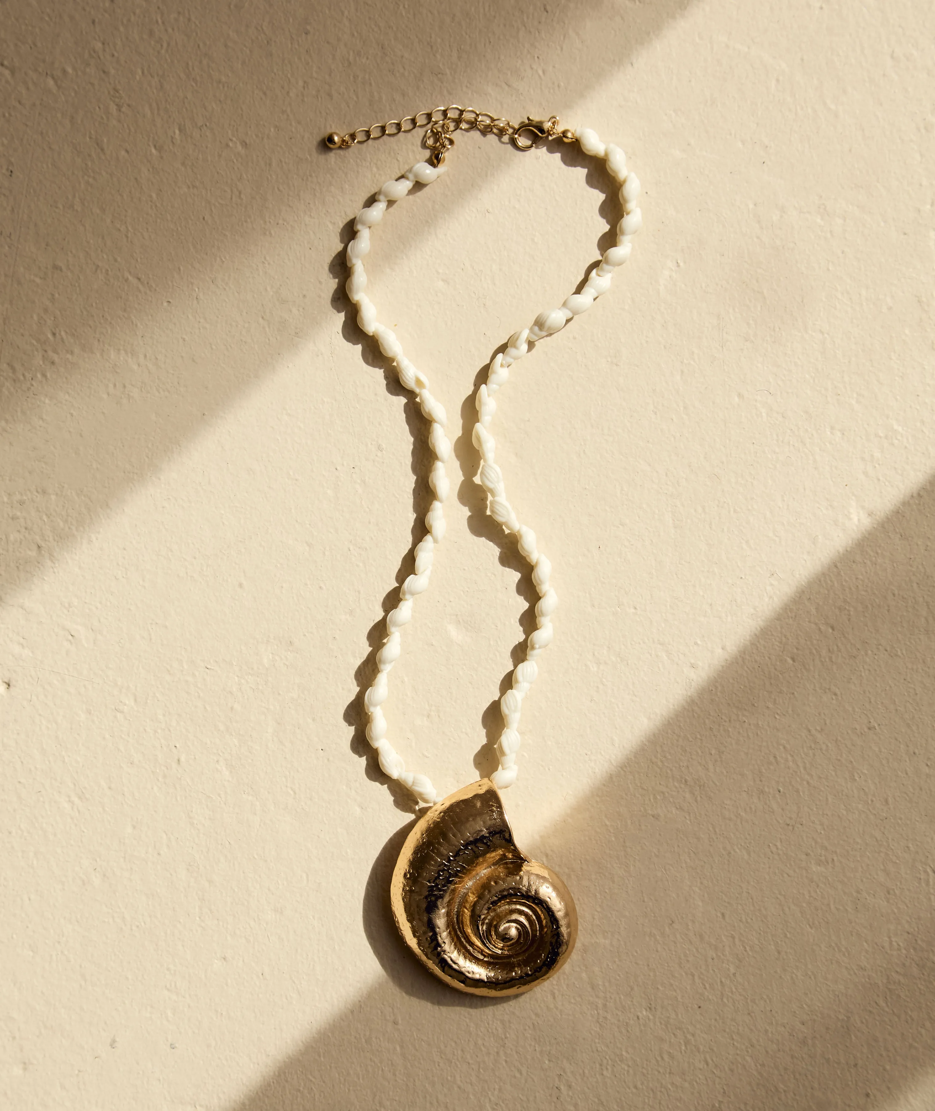 Shell Statement Necklace - Gold