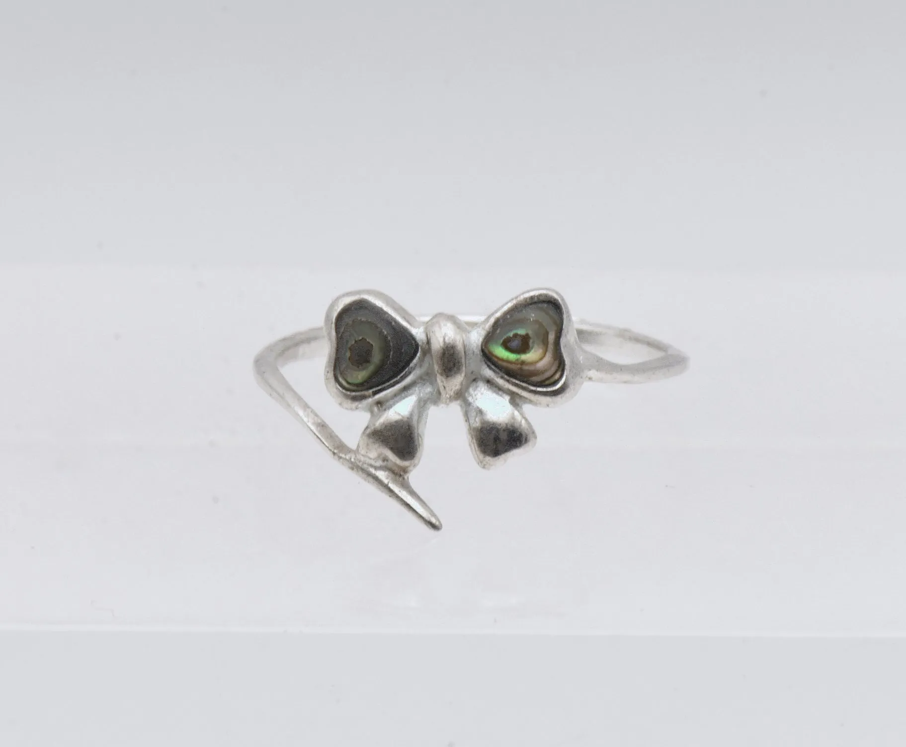 Vintage Sterling Silver and Abalone Shell Bow Bypass Ring - 6.75